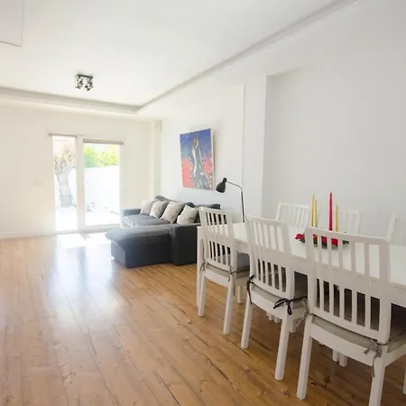 Casa Vilma- Magnificent 4 Bedroom House Next To The With Sea Views Tatil Evi Estepona