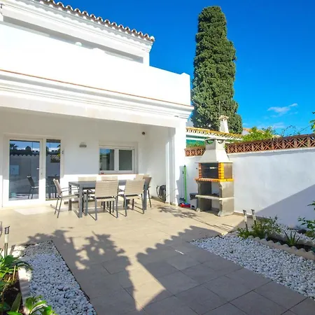 Casa Vilma- Magnificent 4 Bedroom House Next To The With Sea Views Holiday home Estepona