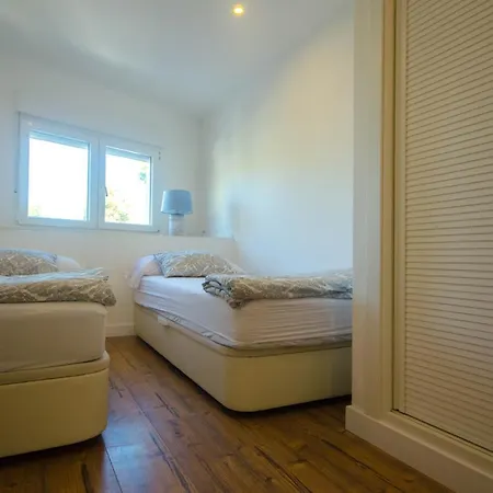 Casa Vilma- Magnificent 4 Bedroom House Next To The With Sea Views Estepona